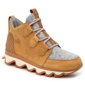 SOREL Kinetic Caribou Womens Snow Boots - Camel Brown Tan size 8